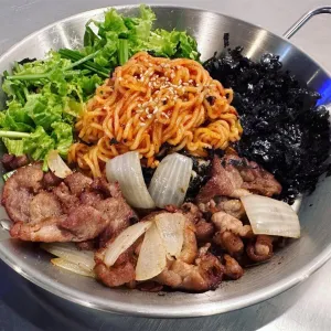 Sweet and sour pork mixed noodles at Dongmak 동막