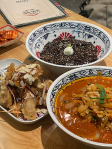 ["Black Rice with Coconut Cream", "Shrimp Curry", "Fried Snacks with Cashews"]