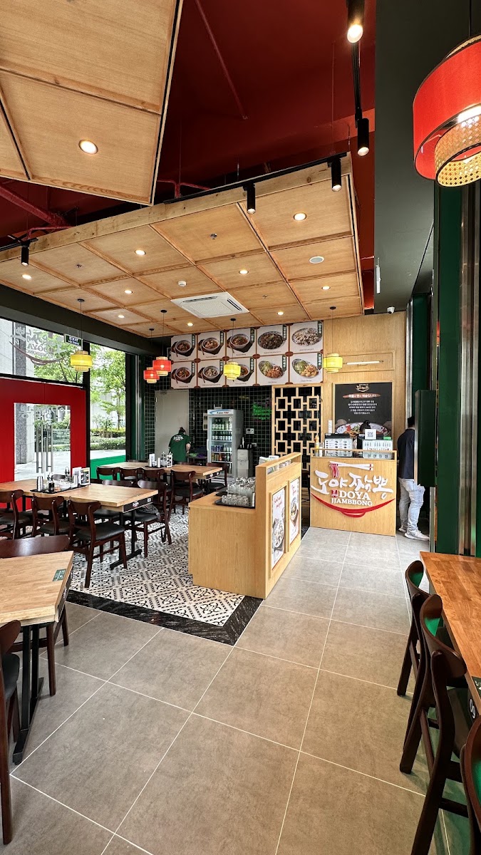 Doyajjambbong Midtown 8 - Korean Restaurant in Thao Dien