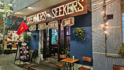 Dreamers & Seekers - American in Thao Dien