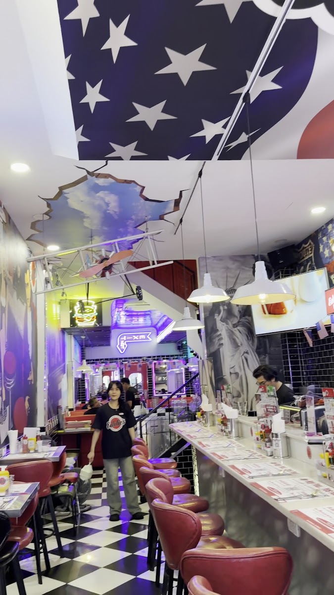 Eddie's (District 1) New York Deli & Diner - American Restaurant in Thao Dien