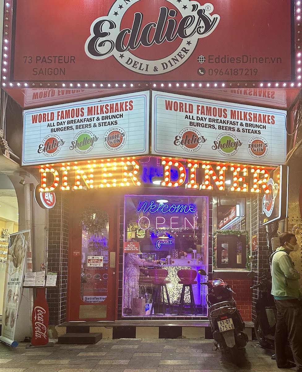Eddie's (District 1) New York Deli & Diner photo 6 in Thao Dien