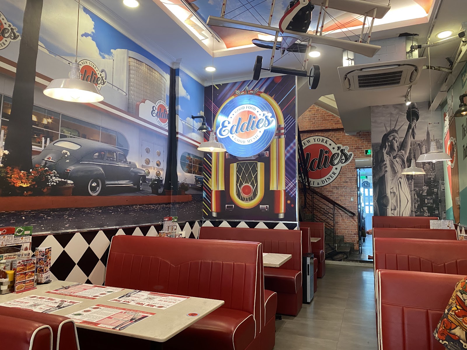 Eddie's (District 2) New York Deli & Diner photo 10 in Thao Dien