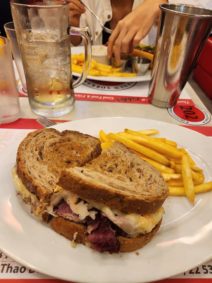 Eddie's (District 2) New York Deli & Diner photo 13 in Thao Dien