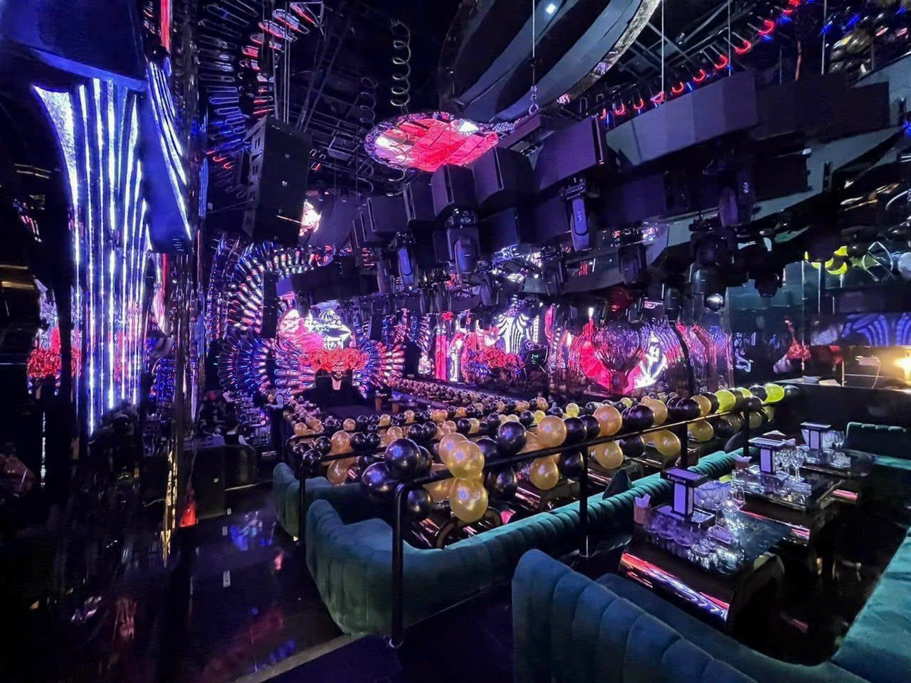 Empire Club - Bar in Thao Dien