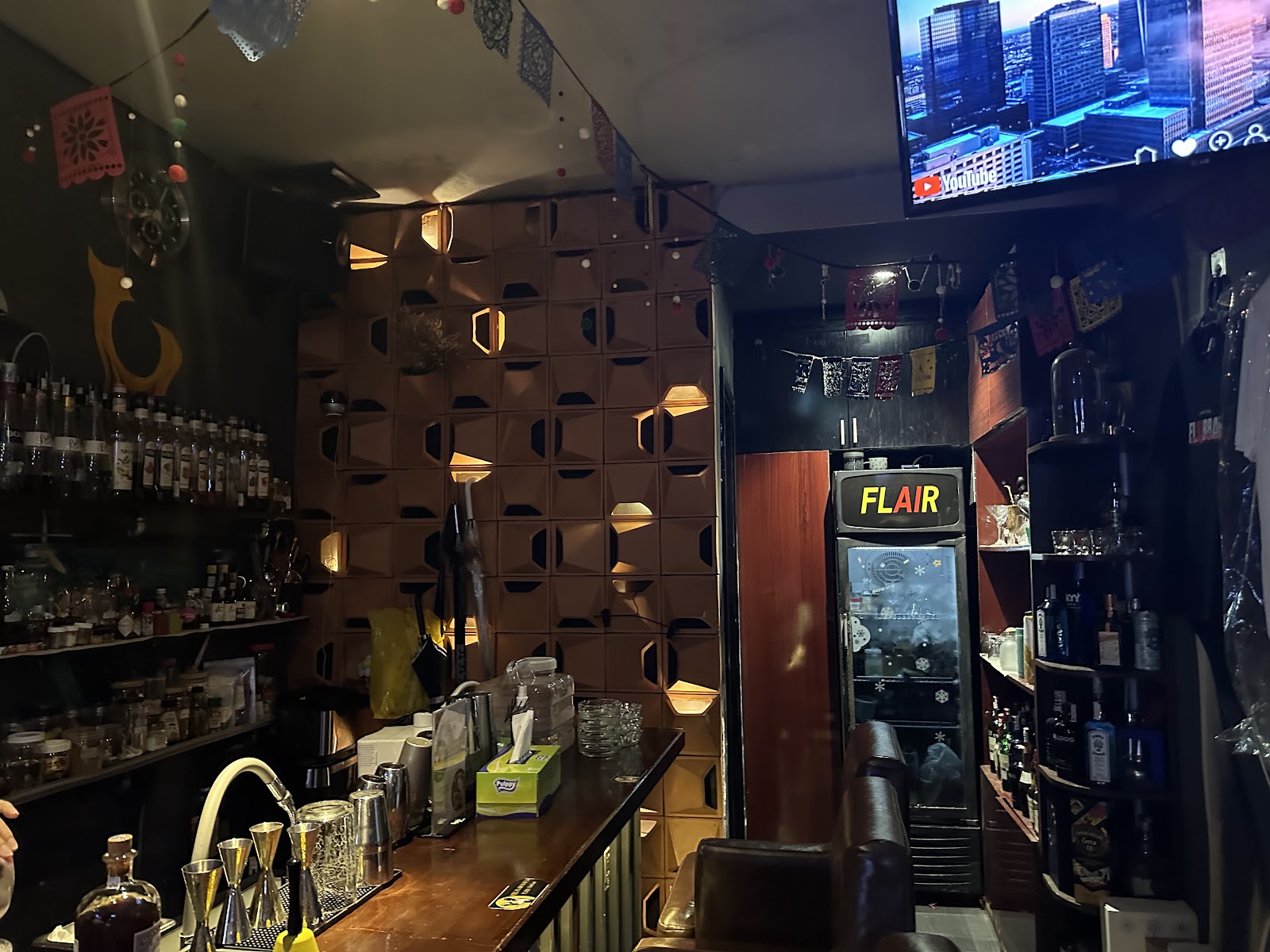 FLAIR BAR（Hidden Cocktail Bar in Le Thanh Ton） photo 4 in Thao Dien