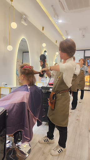 Golden Elegance Hair photo 4 in Thao Dien