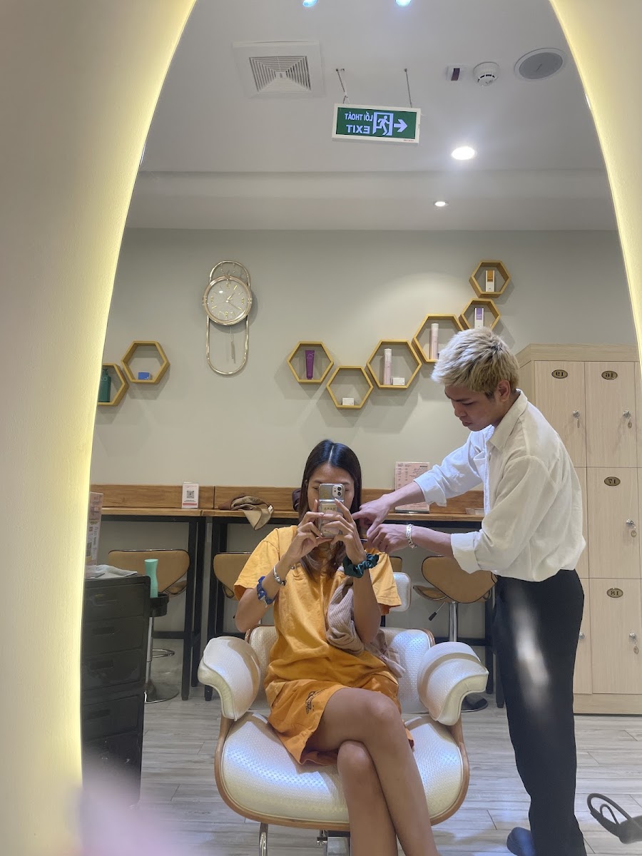 Golden Elegance Hair photo 5 in Thao Dien