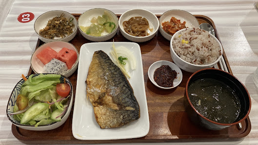 Grilled Fish Meal with Side Dishes