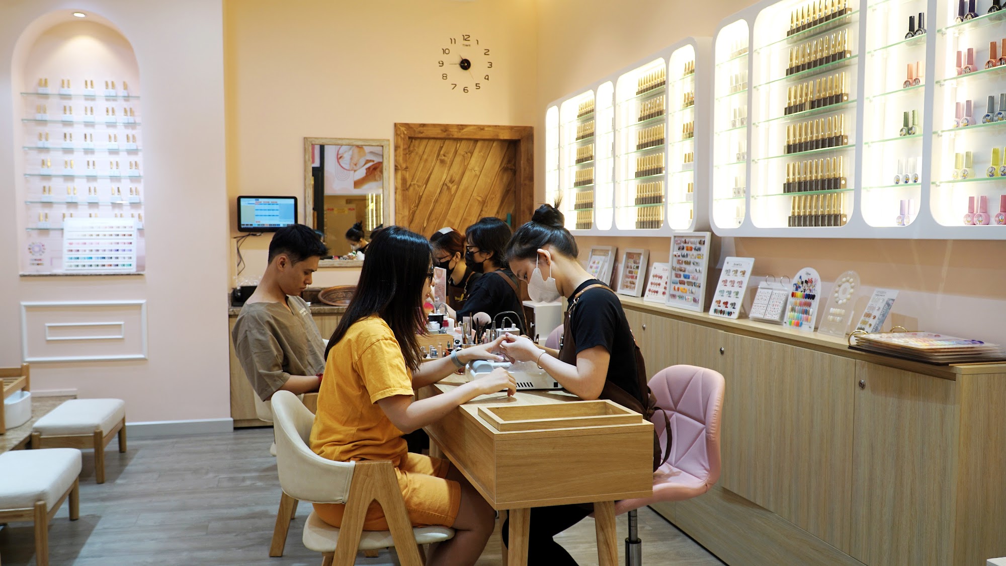 Golden Nail - Thảo Điền