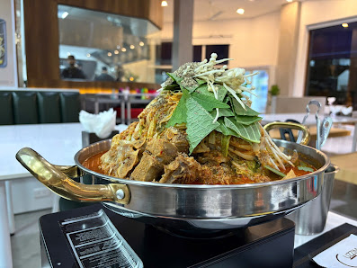 Thai-style Curry with Chicken and Vegetables