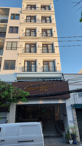 Haven Hut Riverside Hotel photo 7 in Thao Dien