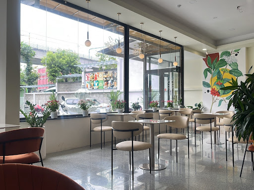 Her Golden Tea & Coffee Shop photo 4 in Thao Dien