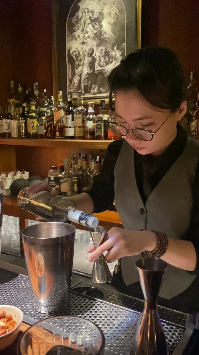HER ROOM - Cocktail Bar in Thao Dien