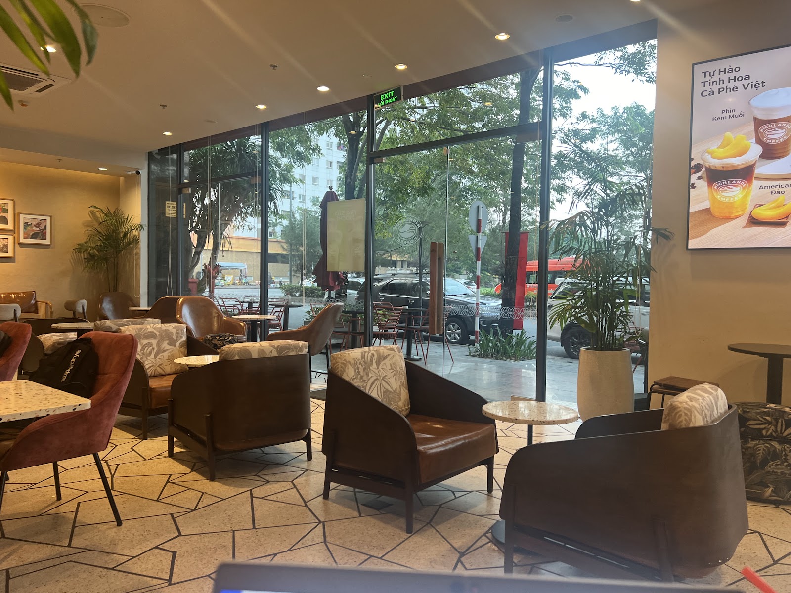 Highlands Coffee New City - Cafe in Thao Dien