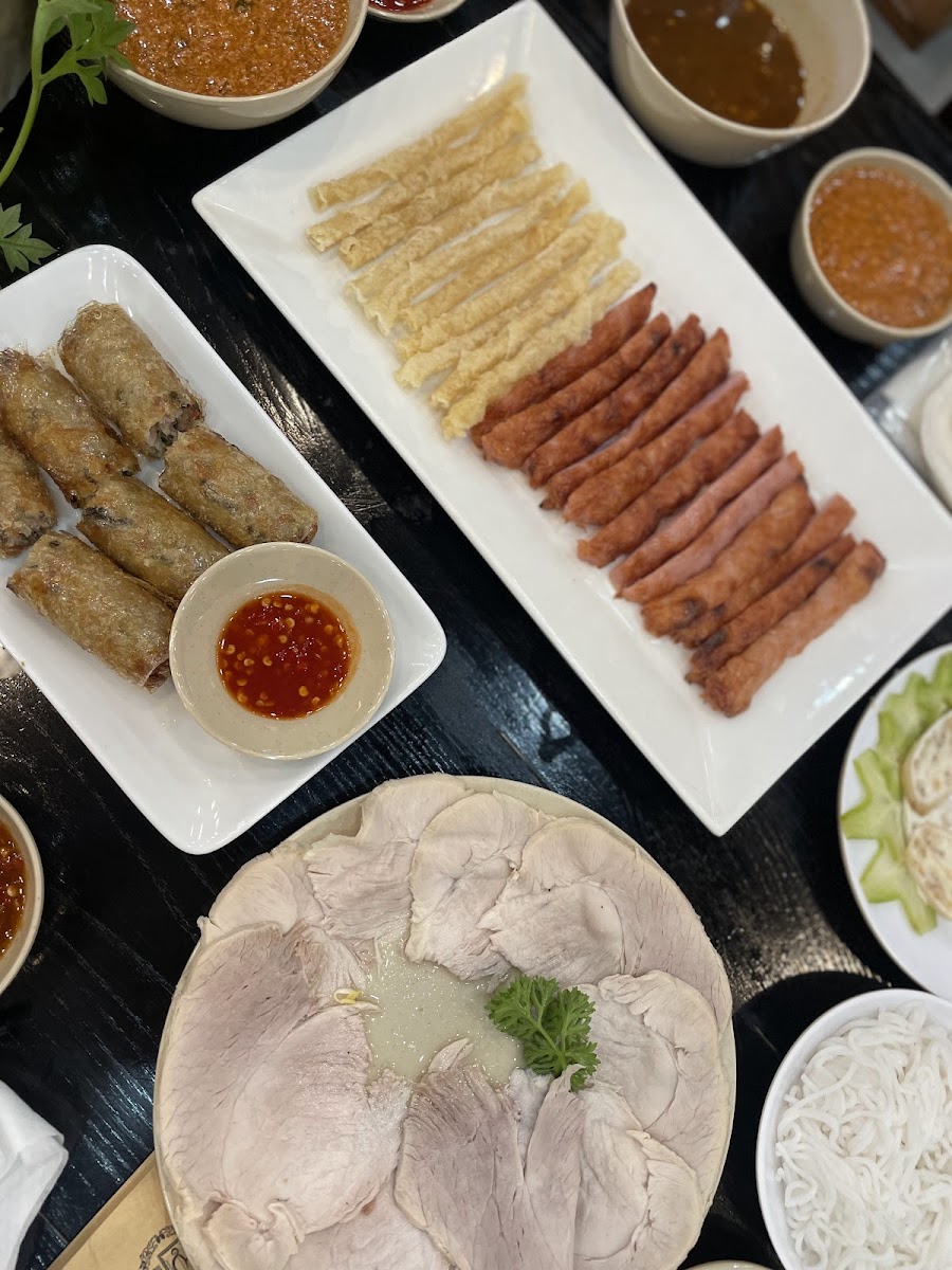 Hoang Ty Restaurant photo 3 in Thao Dien