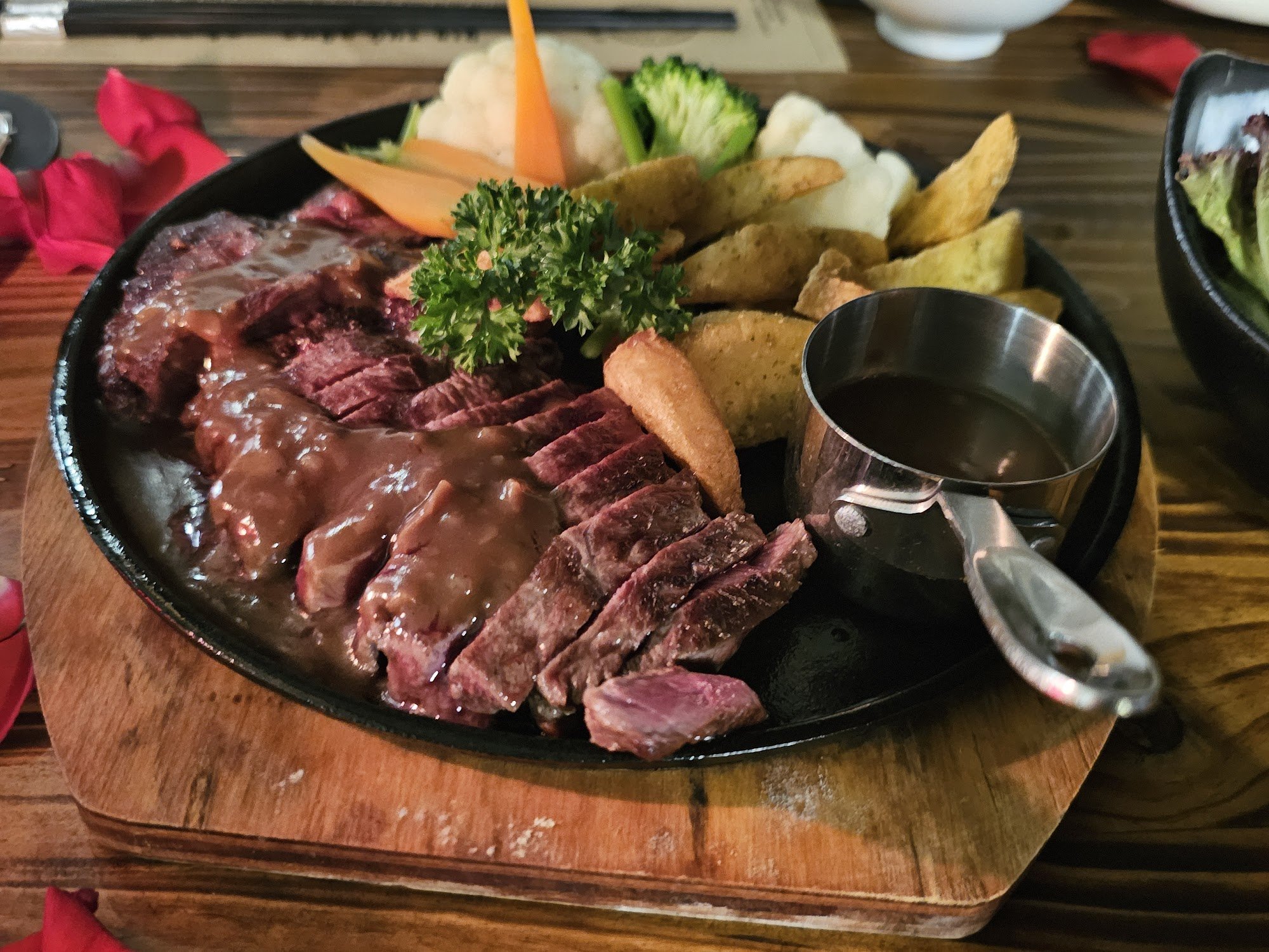 Steak with Potato Wedges and Vegetables