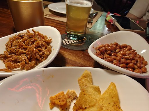 Stir-fried Noodles with Peanuts and Chips