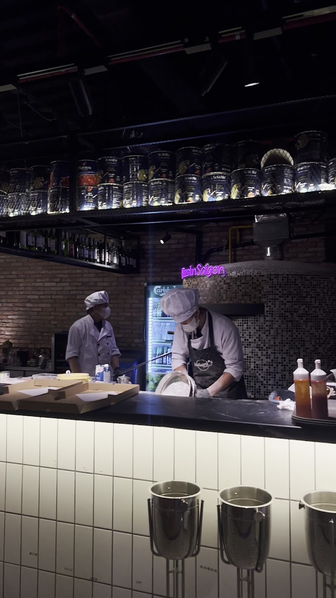 Italiani's Pizza F5 Diamond Plaza - Pizza in Thao Dien