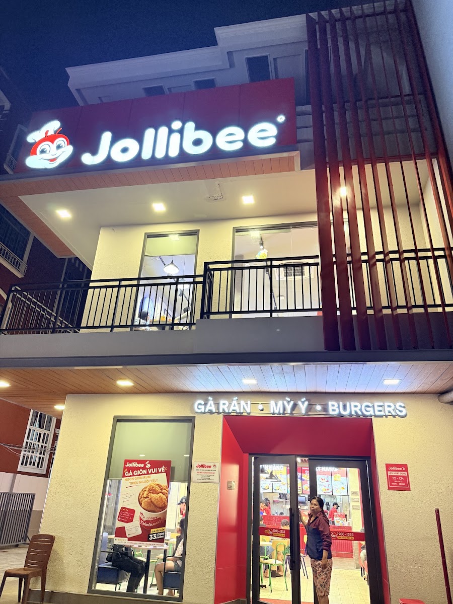 Jollibee Huỳnh Tấn Phát - Fast Food Restaurant in Thao Dien