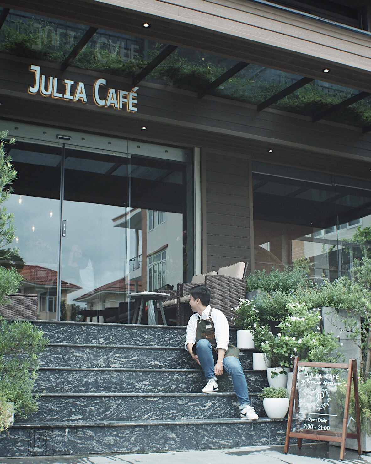 Julia Cafe - JP Serviced Apartment - Nguyen Van Huong in Thao Dien