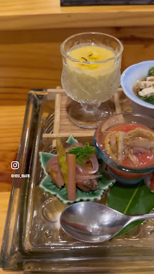 Vietnamese Seafood Platter with Mango Dessert