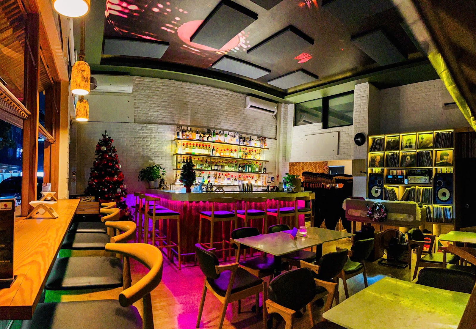 Kanpai Japanese Omakase - Sushi - Bar - Vinyl photo 5 in Thao Dien