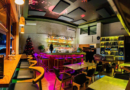 Kanpai Japanese Omakase - Sushi - Bar - Vinyl photo 5 in Thao Dien