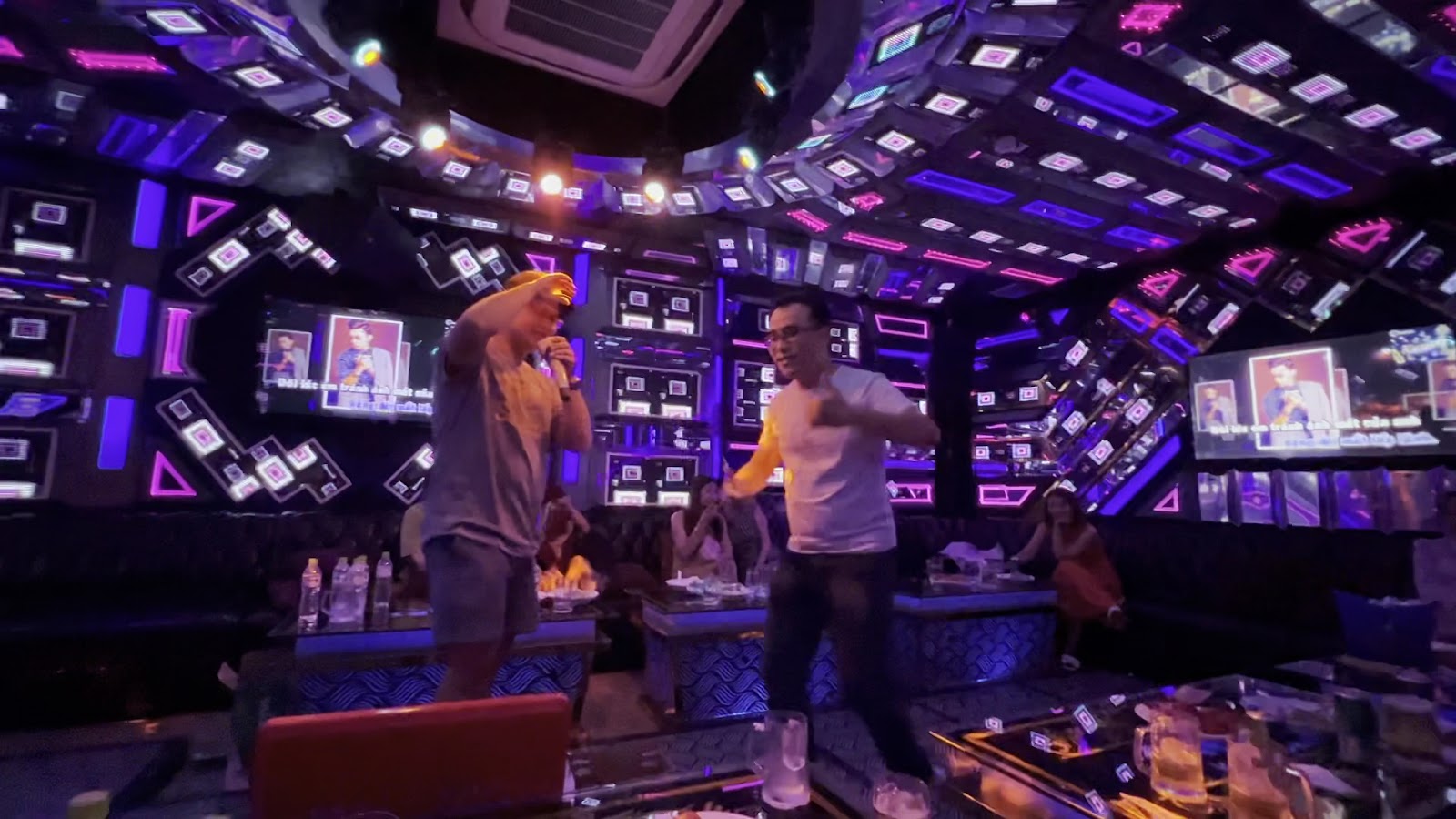 KARAOKE HOÀNG ĐẾ CAESARS photo 5 in Thao Dien