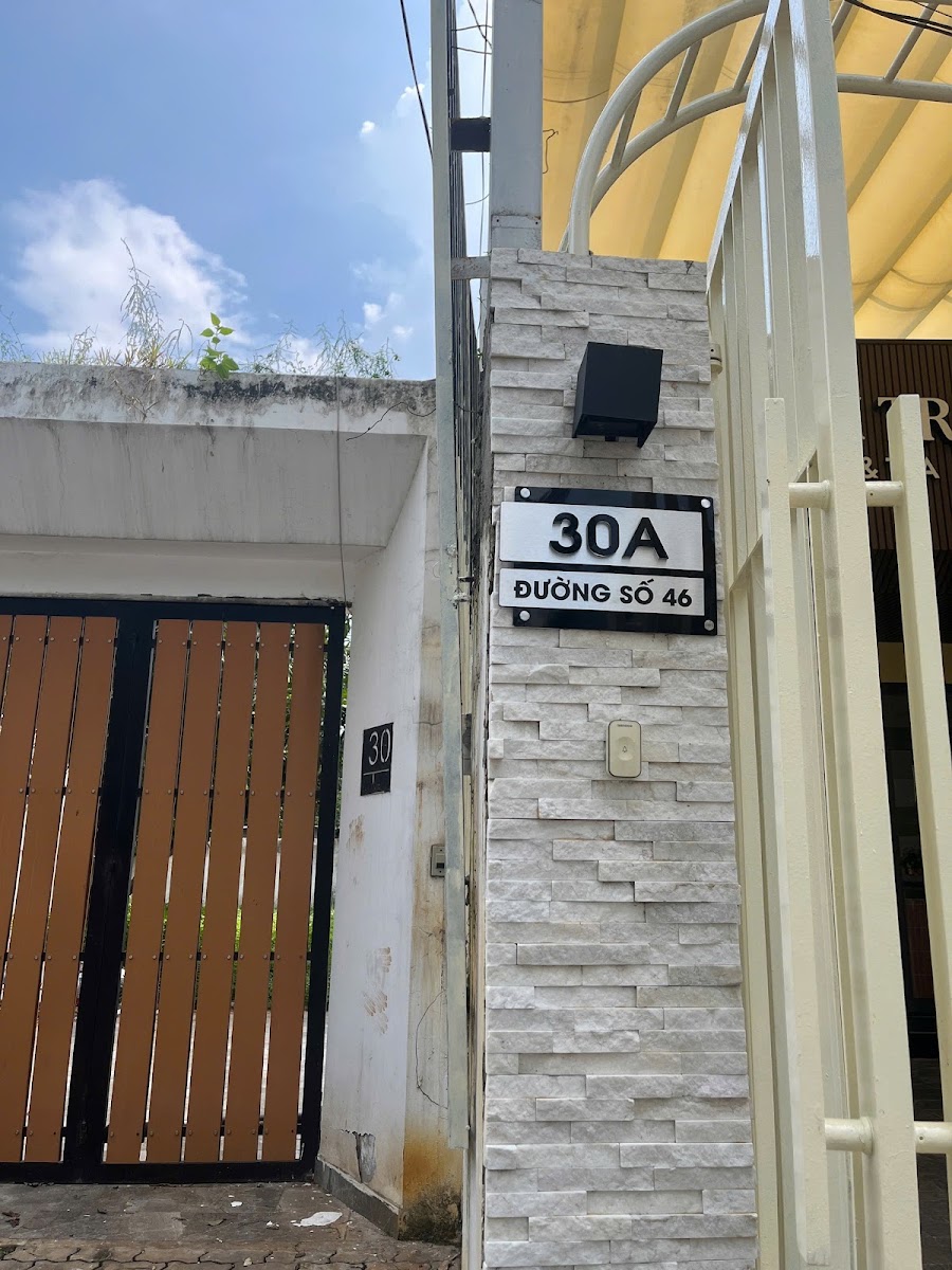 Kênh Bà Châu - Cá Hồi & Trứng Ngâm Tương - Thảo Điền in Saigon