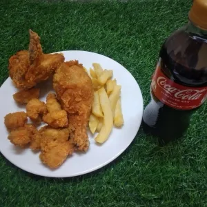 Leg + Wing + Chicken Ball, free 1 390ml Coca-Cola bottle at Khoai