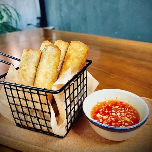 Banana spring rolls / 5 pieces