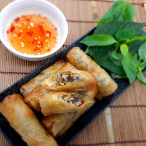 Clam Spring Rolls / 5 pieces.