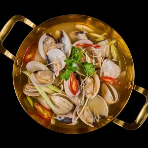 9. Steamed Clams with Lemongrass