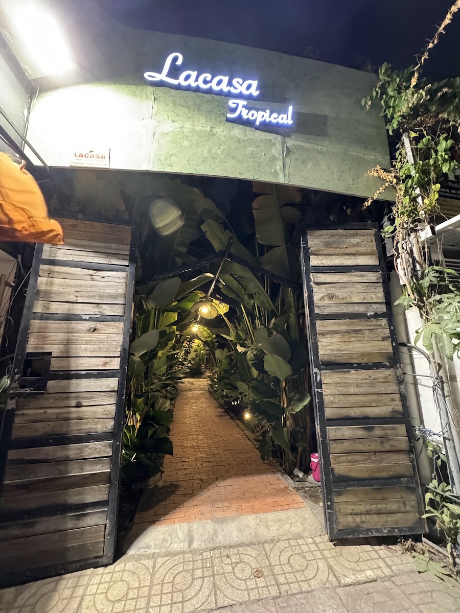 LACASA - 30 Nguyễn Văn Hưởng - Fusion Restaurant in Thao Dien