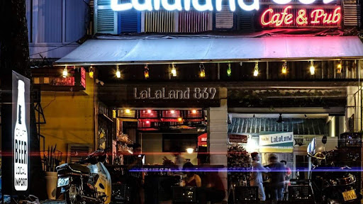 Lalaland 869 | Cafe Pub Quận 3 | Bia Quận 3 photo 5 in Thao Dien