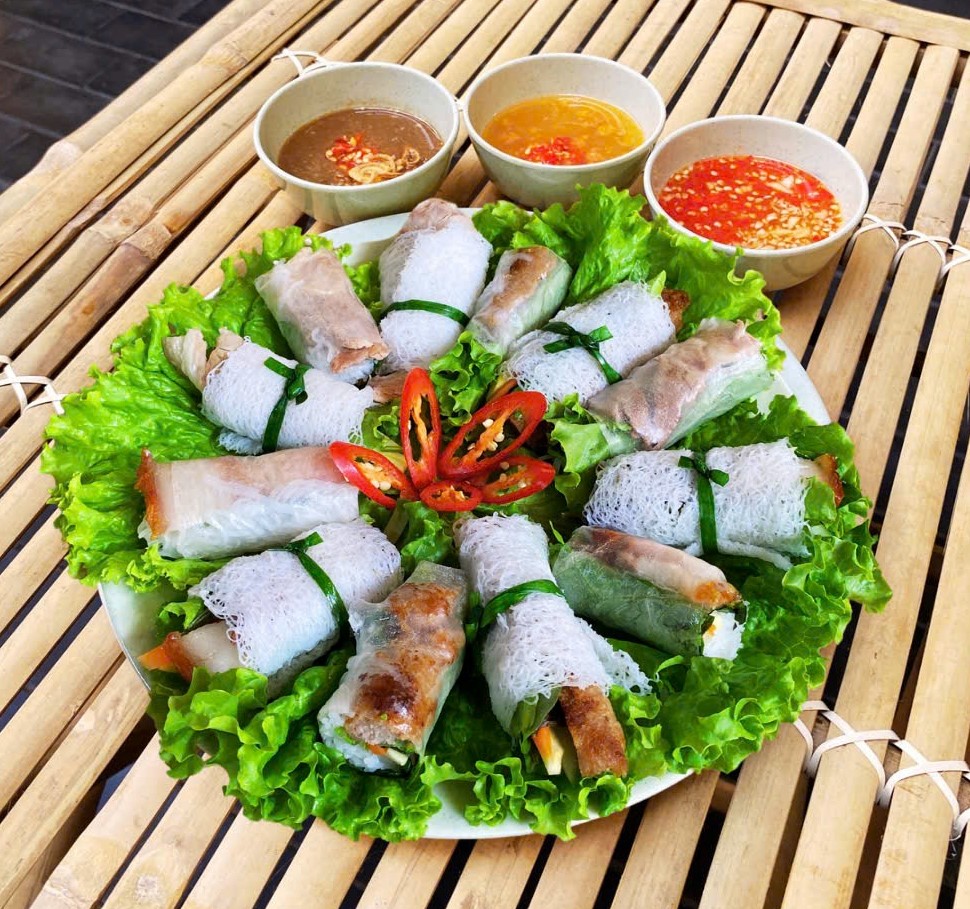 Làng Cuốn - Nem nướng & đặc sản cuốn miền Trung photo 5 in Thao Dien