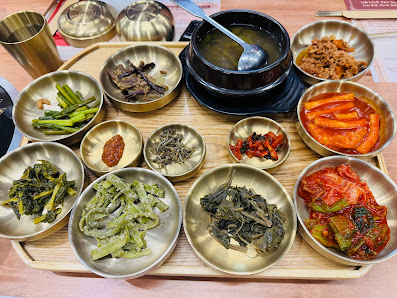 Various Korean dishes