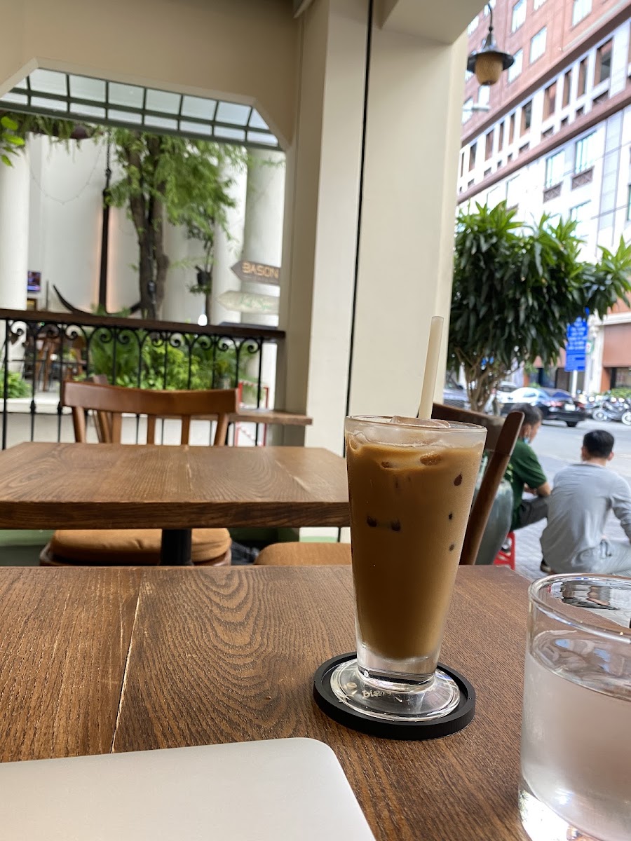 Le Comptoir Bistro & Books photo 6 in Thao Dien