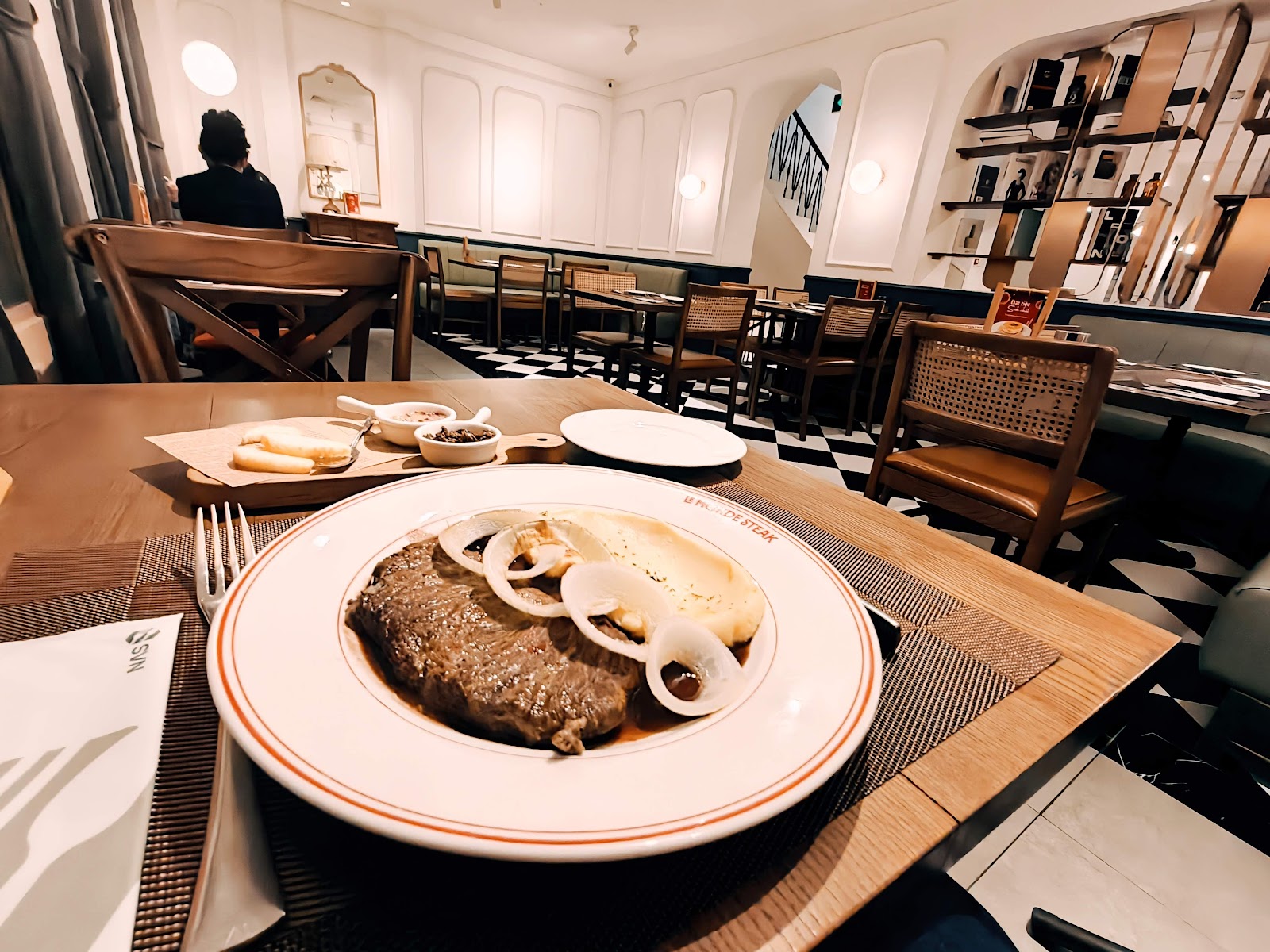 Le Monde Steak Cao Thắng photo 1 in Thao Dien