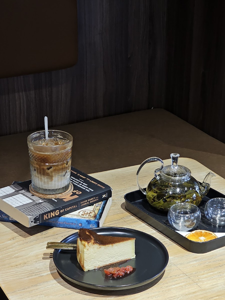 LOGAN STATION - The Gentlemen Café photo 5 in Thao Dien