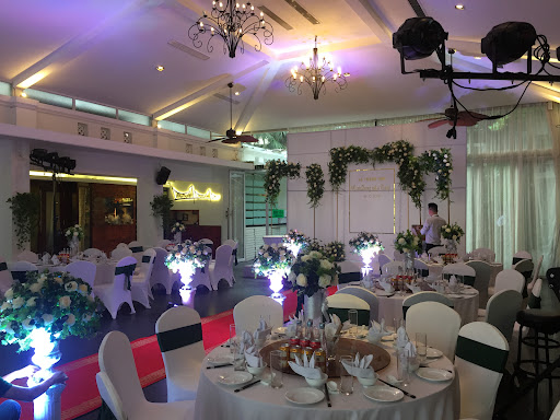 Lục Thủy Restaurant & Lounge photo 2 in Ha Noi