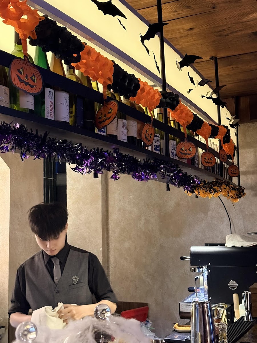 Luna & Co. - Rooftop Bar and Café photo 8 in Thao Dien