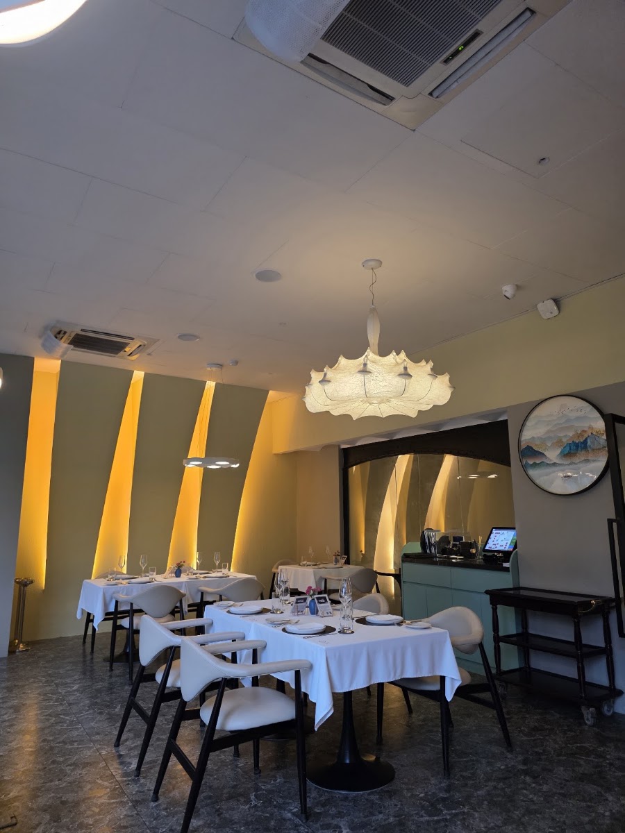 Lune Restaurant and Bar photo 8 in Thao Dien