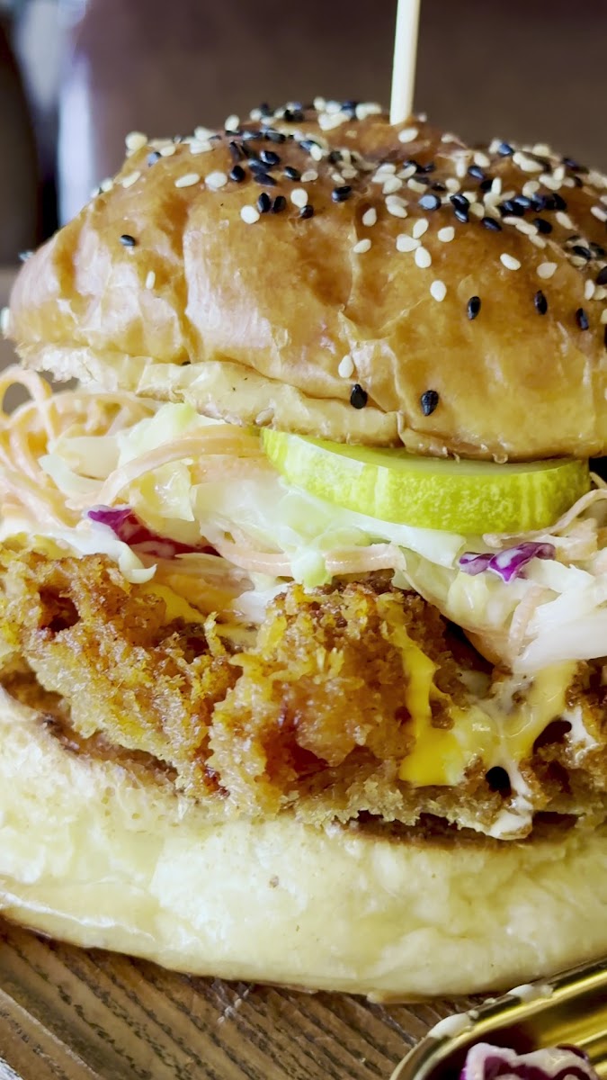 MAD ROOSTA | Burgers & Grill - Hamburger Restaurant in Thao Dien