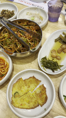 Vietnamese mixed dishes table