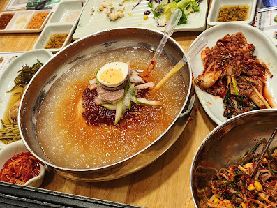 Korean-style hot pot with side dishes