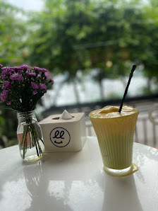 MEER Cafe & Terrace bar photo 7 in Thao Dien