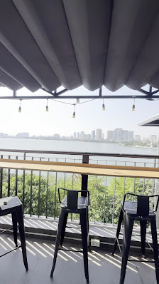 MEER Cafe & Terrace bar photo 4 in Thao Dien