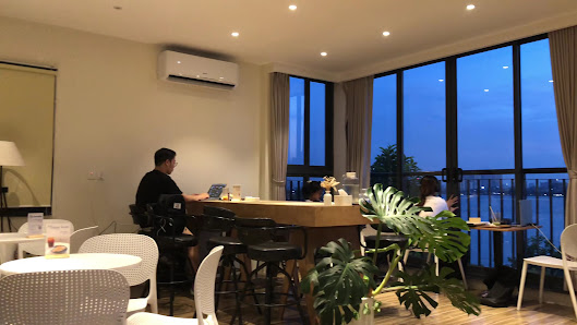 MEER Cafe & Terrace bar photo 6 in Thao Dien